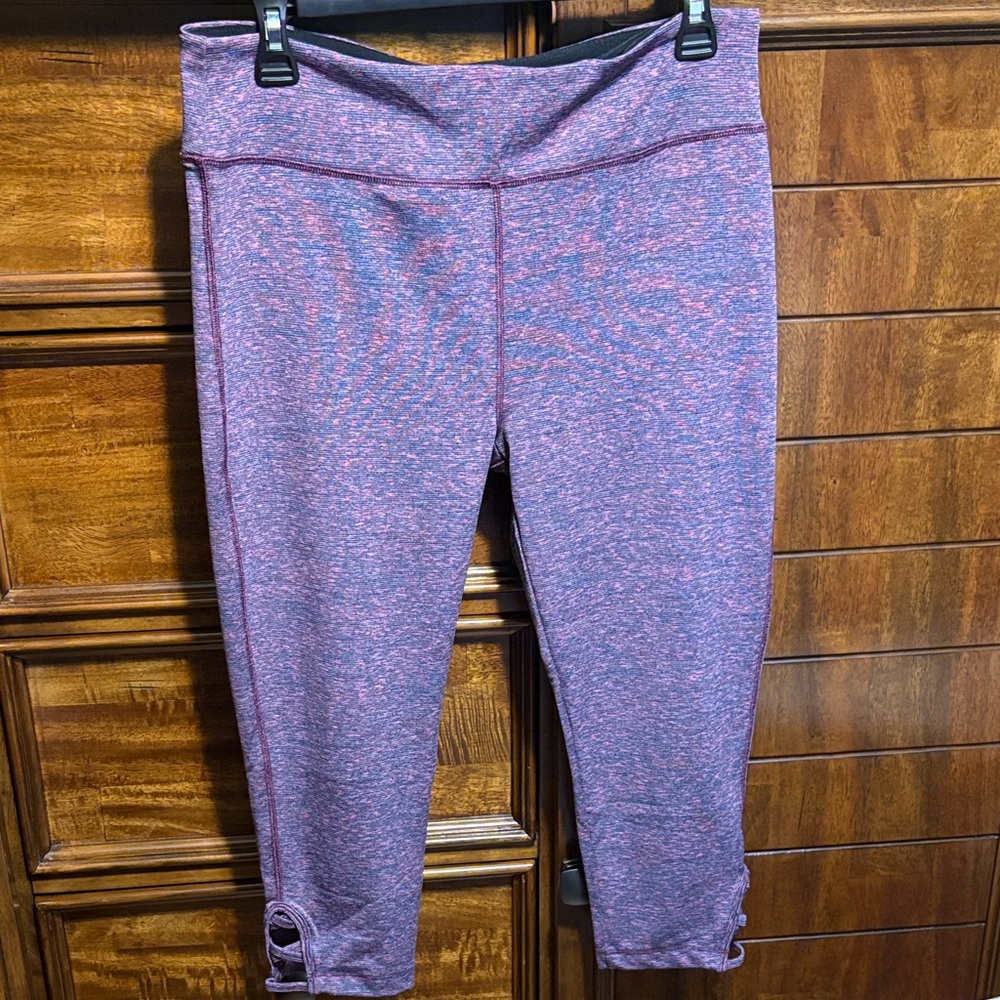VOGO Athletica Space-dyed Capri   Leggings with cut outs